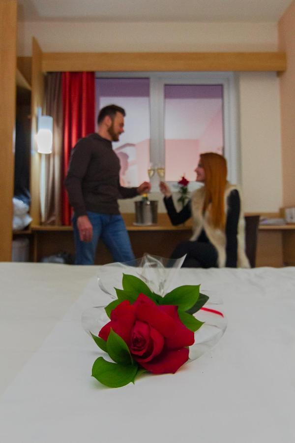 Ibis Novo Hamburgo Hotel Bagian luar foto