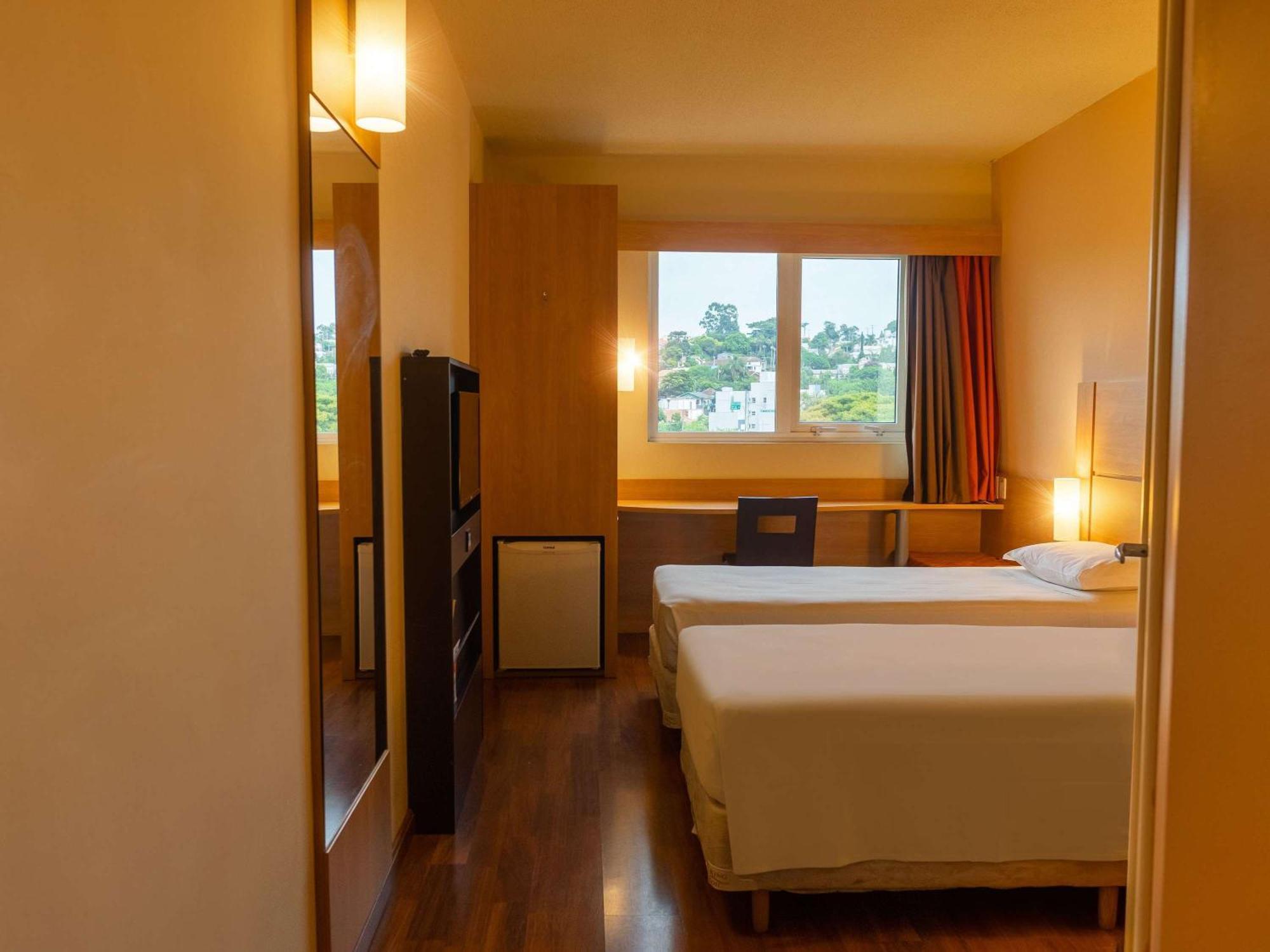 Ibis Novo Hamburgo Hotel Bagian luar foto